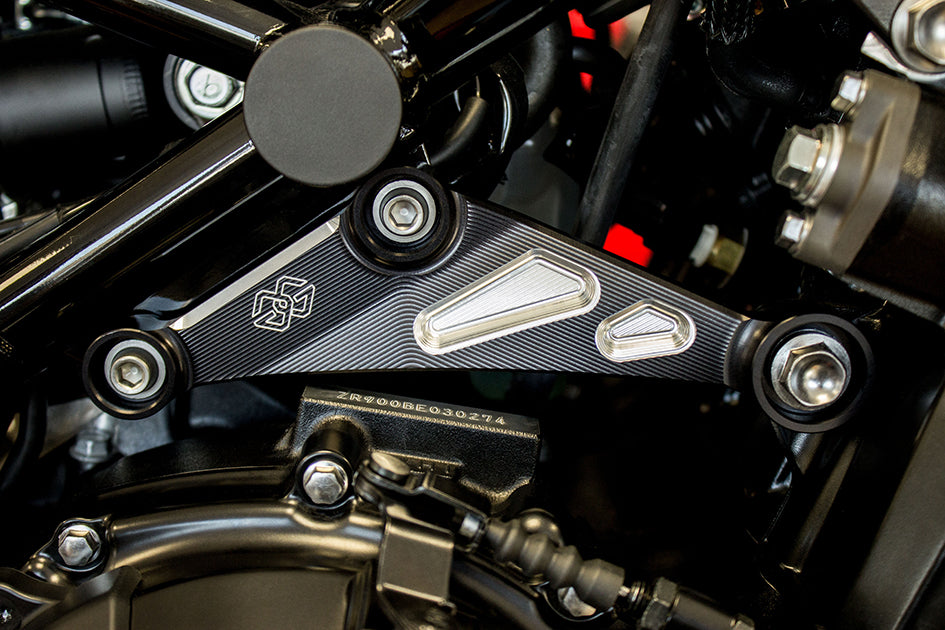 Gilles Engine Holder Kit - Black and Silver