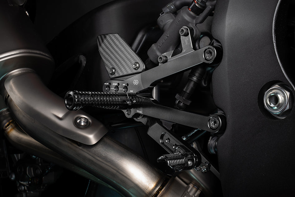 Gilles FXR2 Racing Rearset Kit - Includes Carbon Heel Guards -Conventional & Reverse Shift Possible – Honda CBR1000RR Fireblade 2020–2026