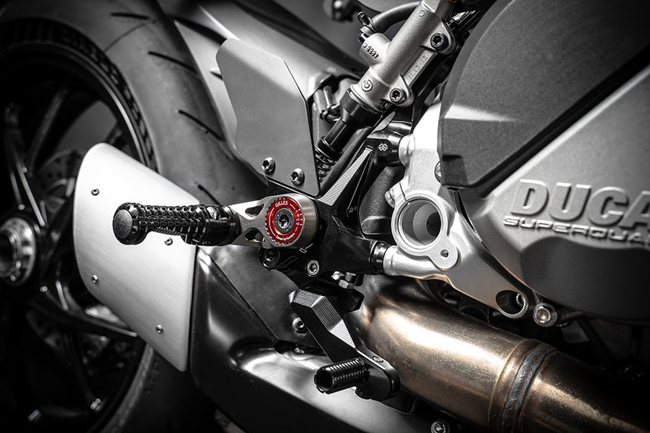 Gilles MUE2 Adjustable Rearset Kit - (Standard Shifting Only) – Ducati Streetfighter V2 2021–2024