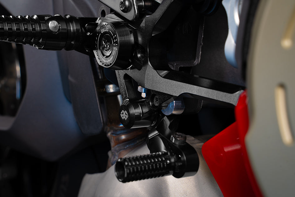 Gilles MUE2 Adjustable Rearset Kit – Ducati Panigale V4 / S / R 2025–2026