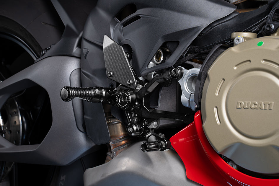 Gilles MUE2 Adjustable Rearset Kit – Ducati Panigale V4 / S / R 2025–2026