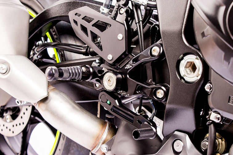 Gilles MUE2 Adjustable Rearset Kit - (Supplied With Folding Footpegs) – Suzuki GSX-R1000 2017–2026
