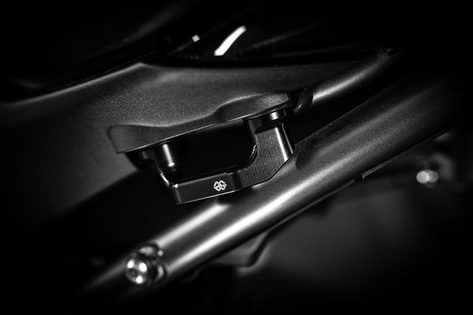 Gilles Passenger Footrests Cover Kit – Yamaha YZF-R7 2021–2026
