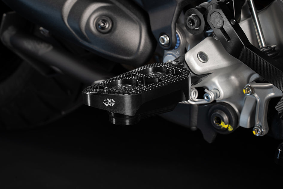 Gilles RGK Touring Footpeg Kit (Rider) - Black (RGK-500-UF37-SET-B)