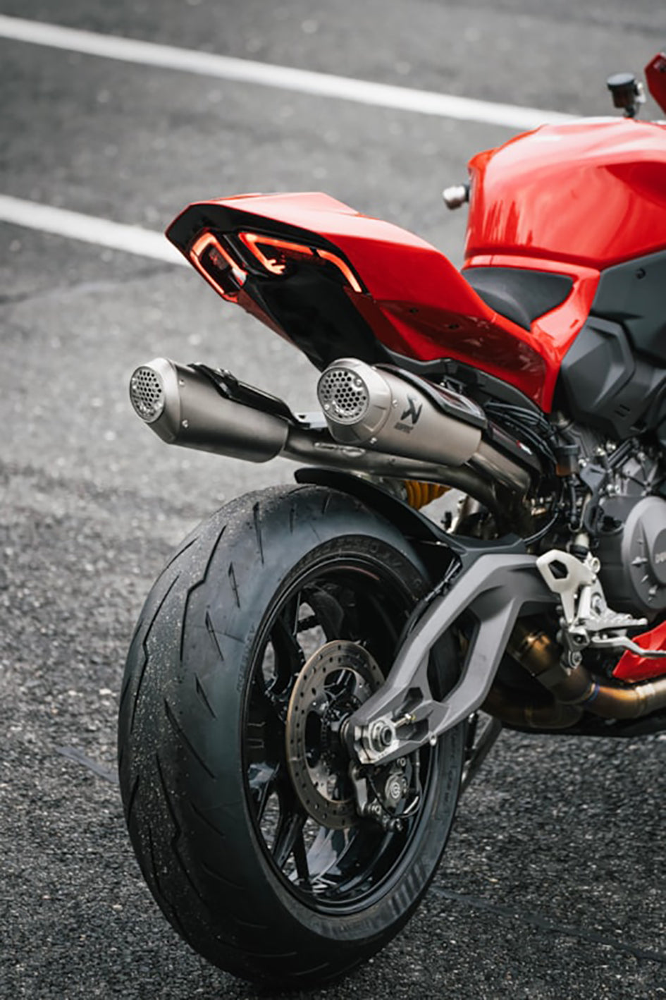 Akrapovic Twin Titanium Silencer Full System - Race – Ducati Panigale V2 2025–2026 / Ducati Streetfighter V2 2025–2026