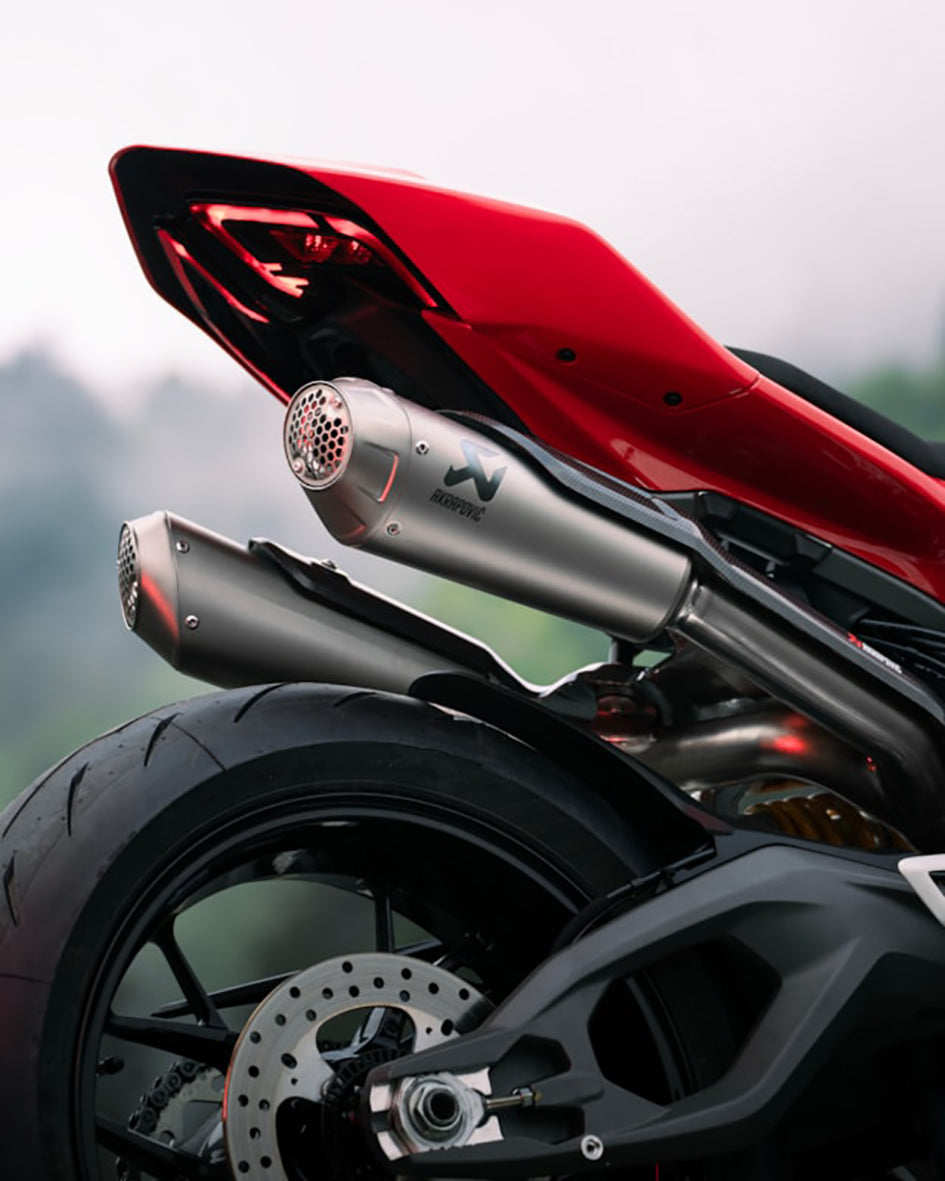 Akrapovic Twin Titanium Silencer Full System - Race – Ducati Panigale V2 2025–2026 / Ducati Streetfighter V2 2025–2026