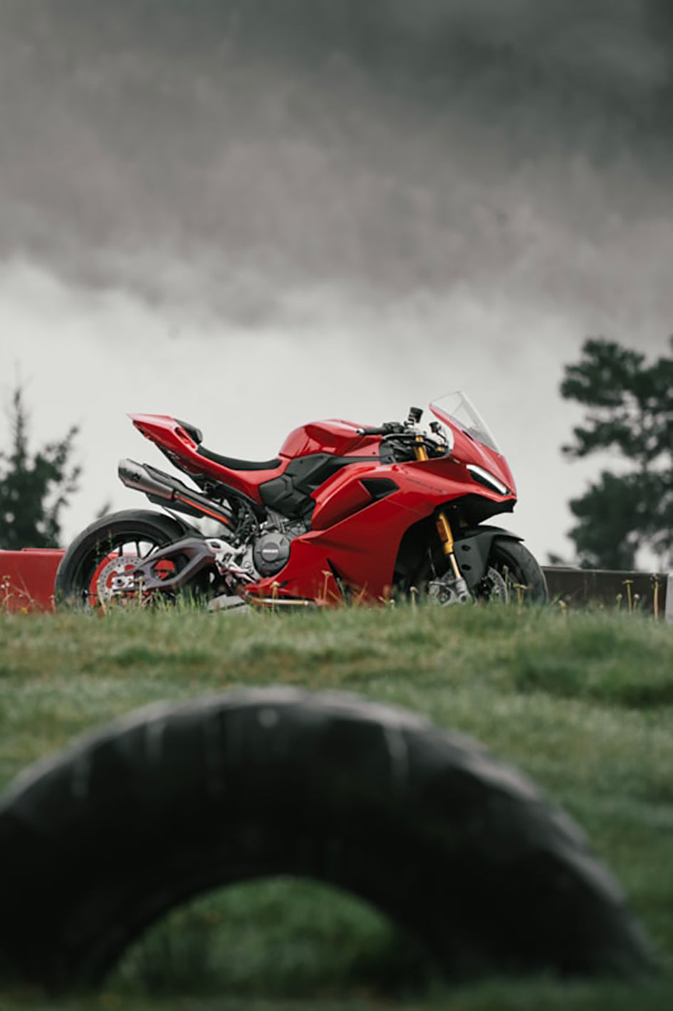 Akrapovic Twin Titanium Silencer Full System - Race – Ducati Panigale V2 2025–2026 / Ducati Streetfighter V2 2025–2026
